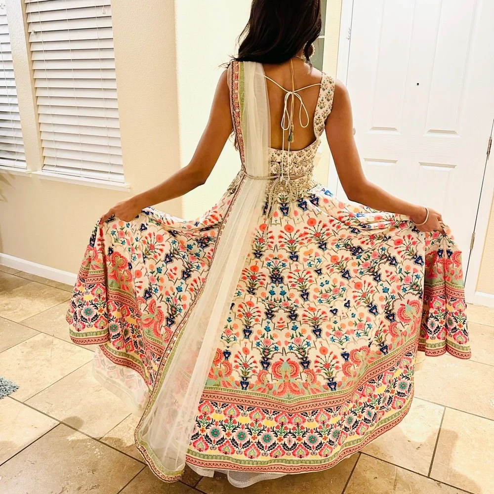 Stunning 4 Piece Archana Kochhar XS Lengha - Picture 3 of 13